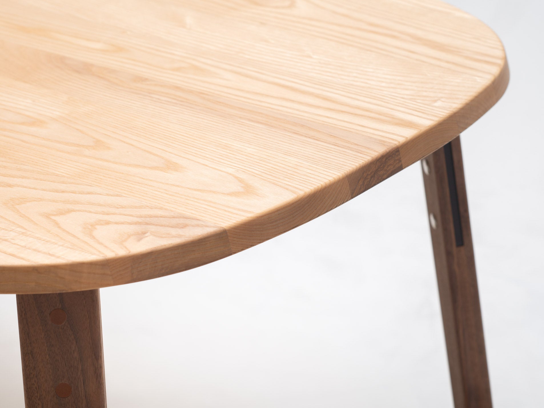 KA01.dining table
